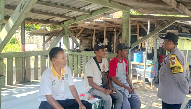 Sambang Desa Kongsijaya, Wujud Nyata Polsek Widasari Jaga Ketertiban Pilkada